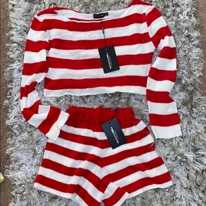 2 piece where’s Waldo set 😍👀